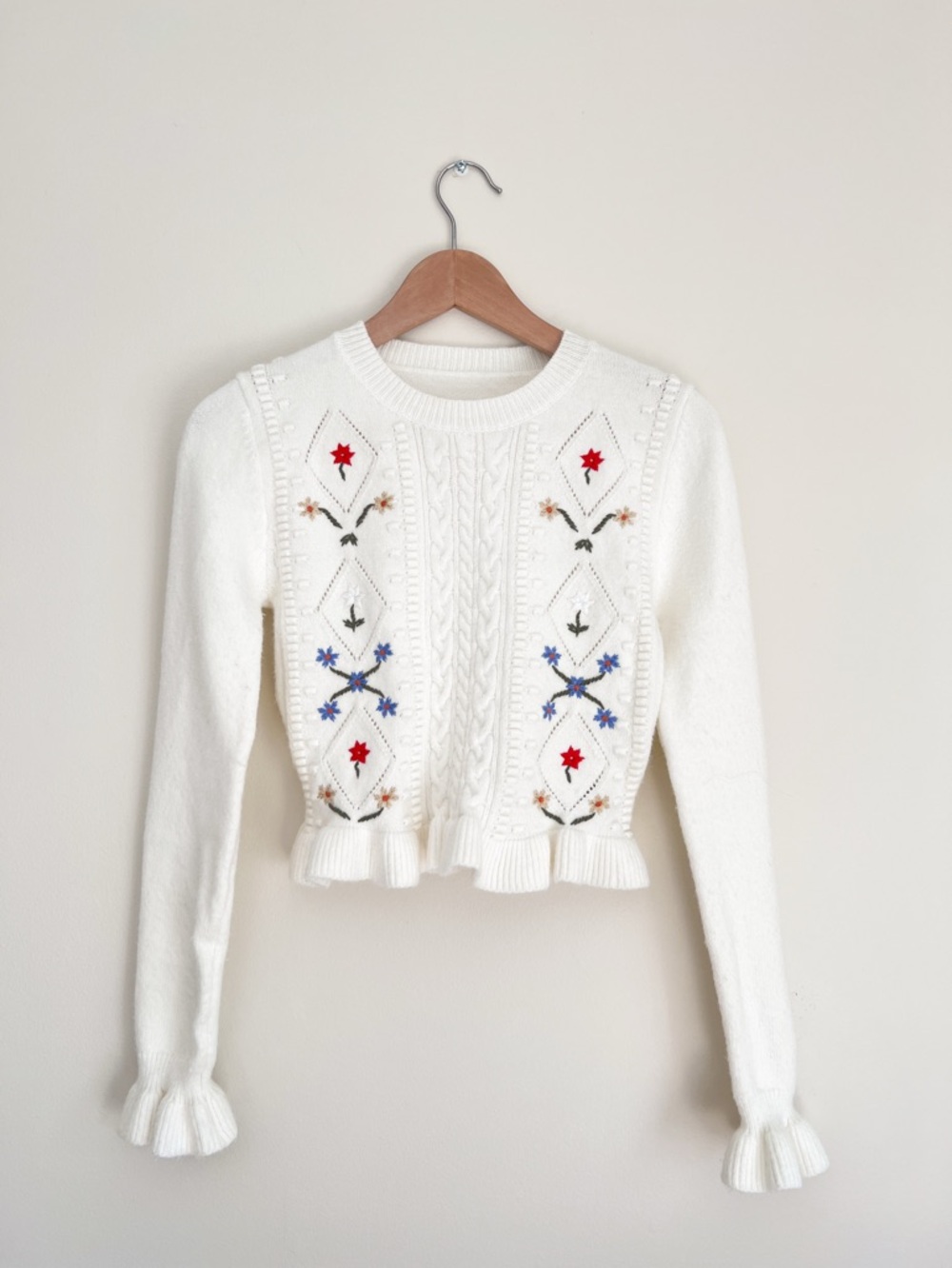 Cider White Cropped Cable Knit Turtleneck Sweater with Embroidered Flowers